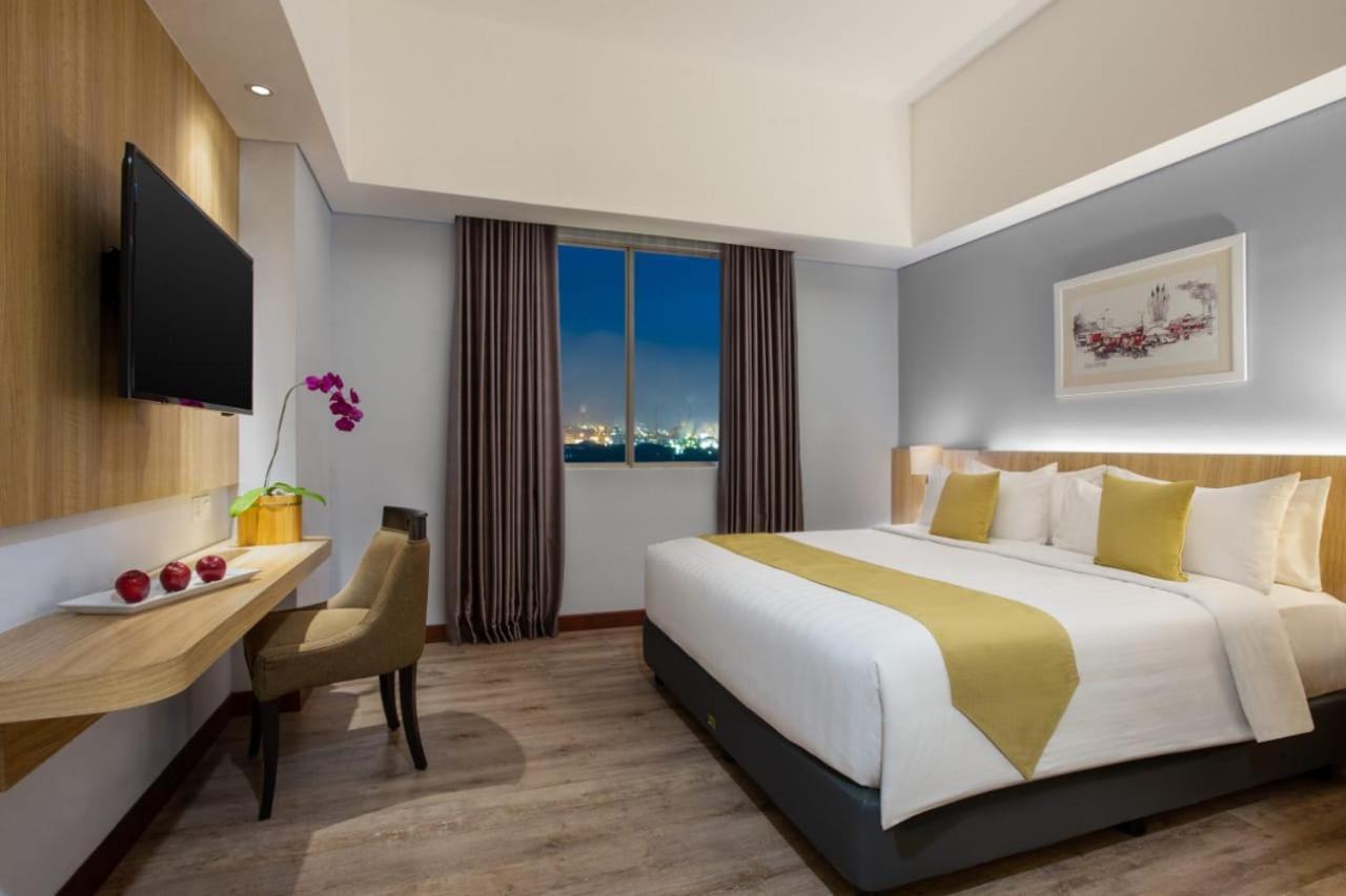 ASTON Inn Gresik Exterior foto