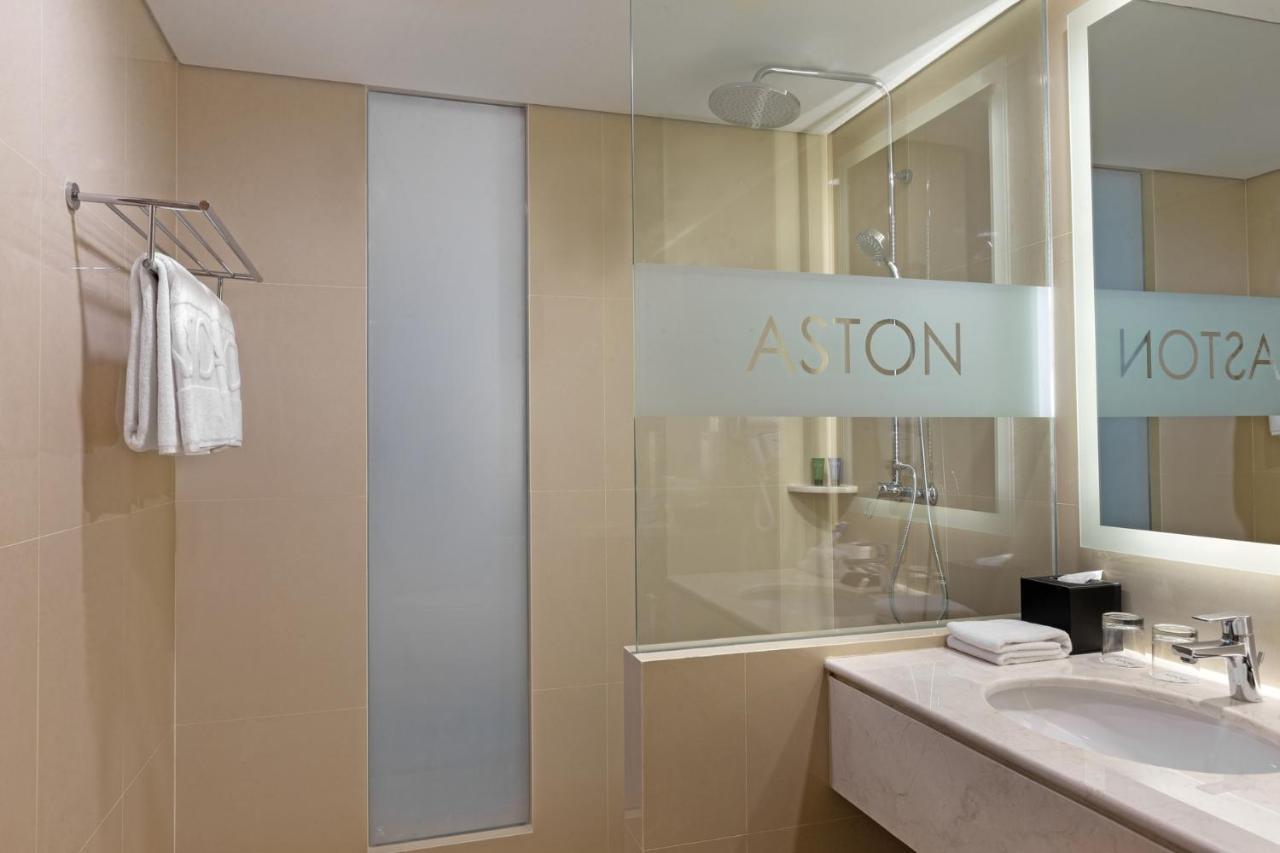 ASTON Inn Gresik Exterior foto