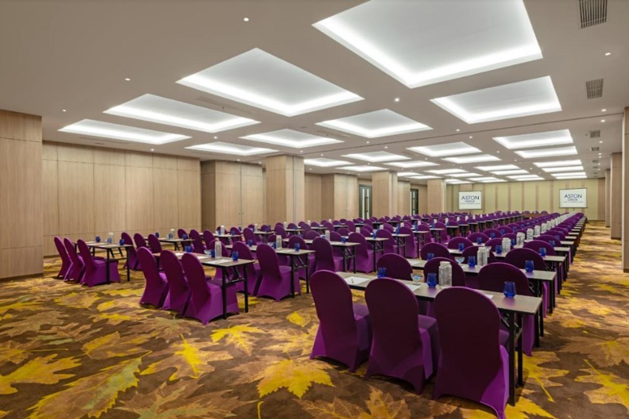 ASTON Inn Gresik Exterior foto