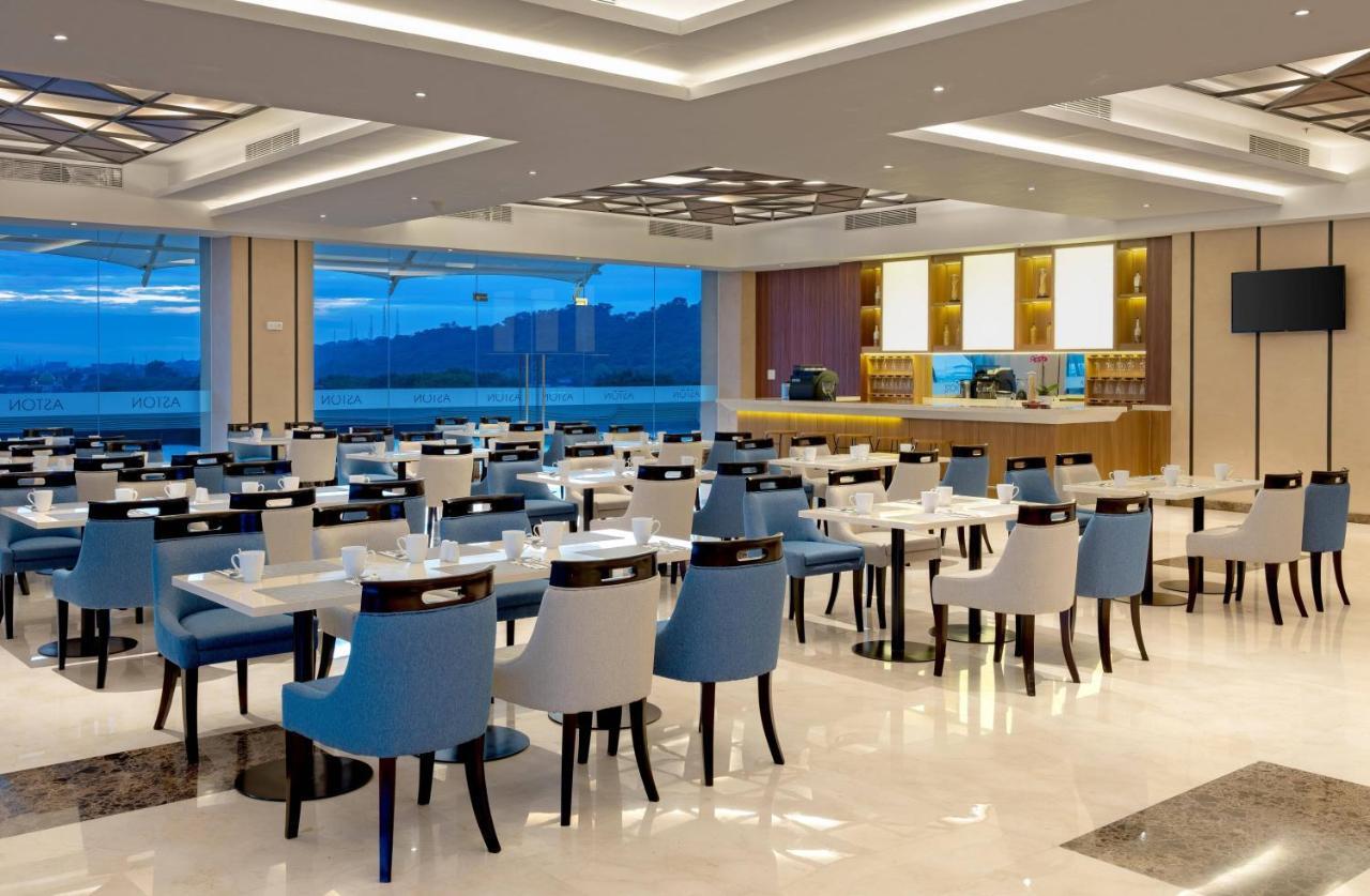 ASTON Inn Gresik Exterior foto