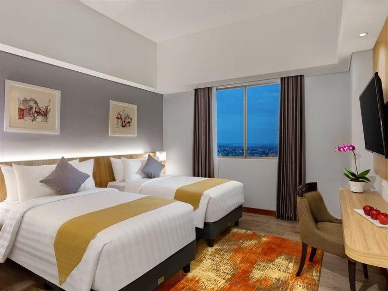 ASTON Inn Gresik Exterior foto